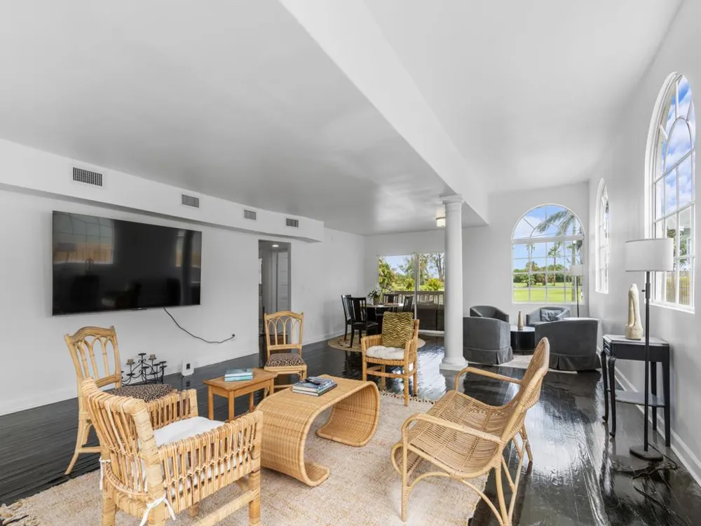 422 Lakeside Drive 