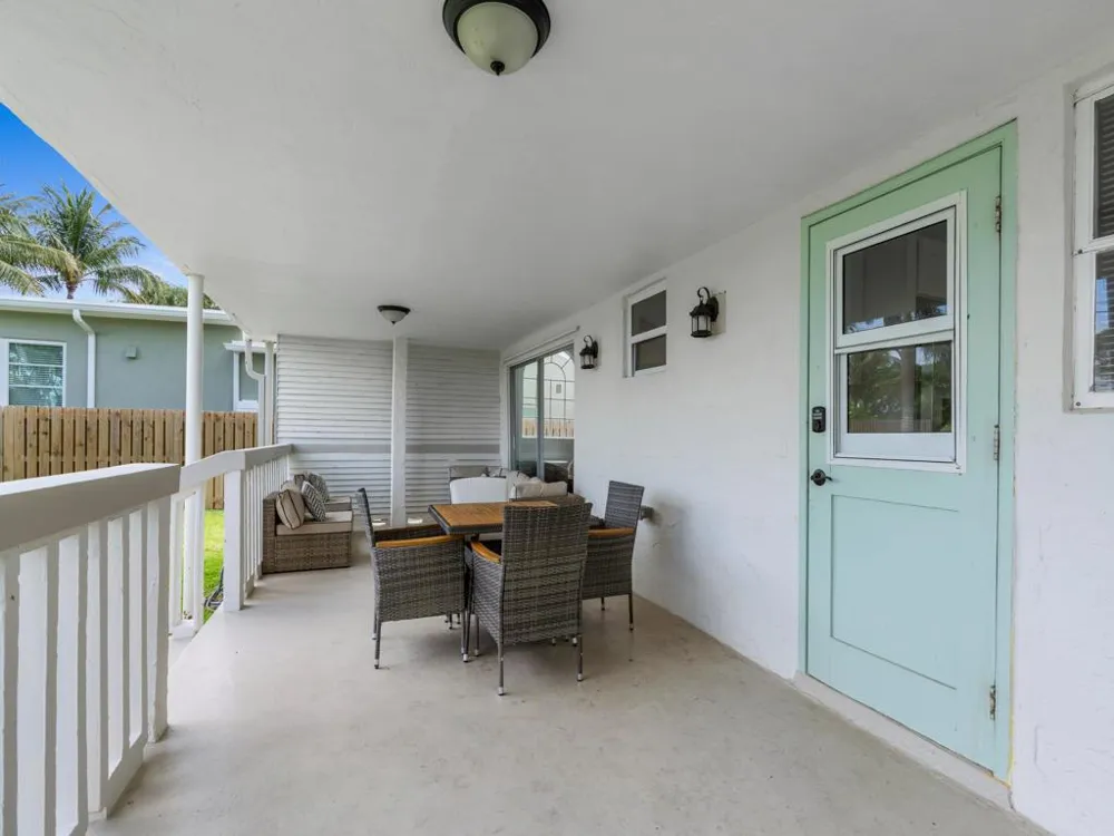 422 Lakeside Drive 