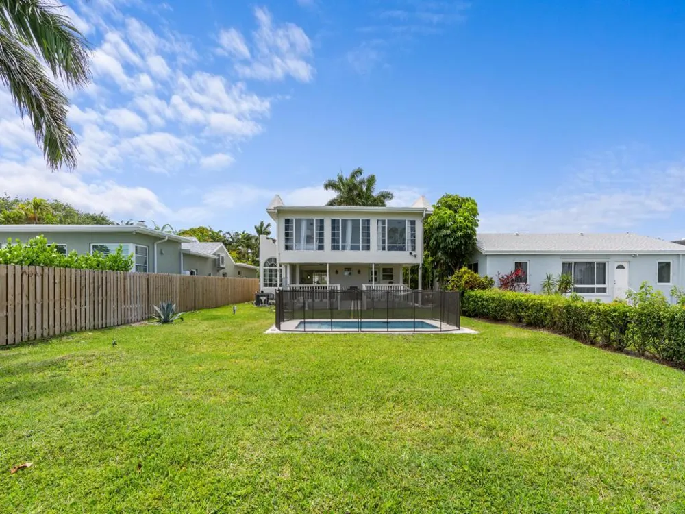 422 Lakeside Drive 