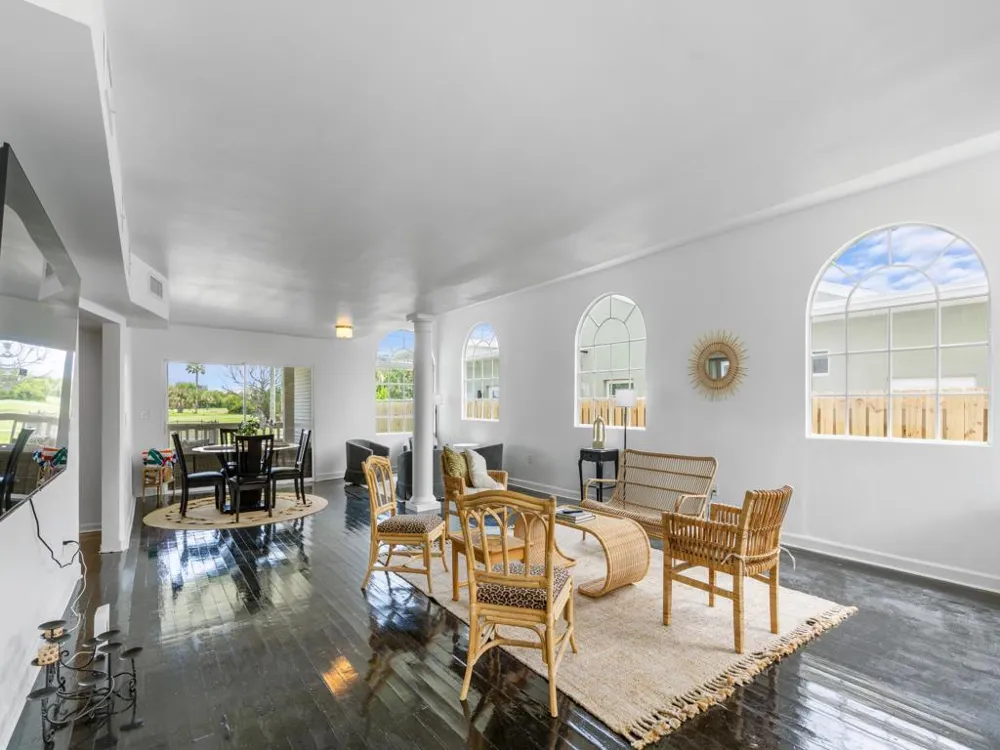 422 Lakeside Drive 