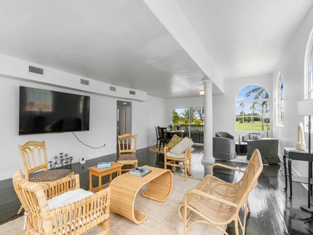 422 Lakeside Drive 