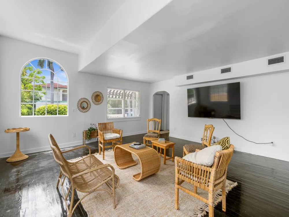 422 Lakeside Drive 