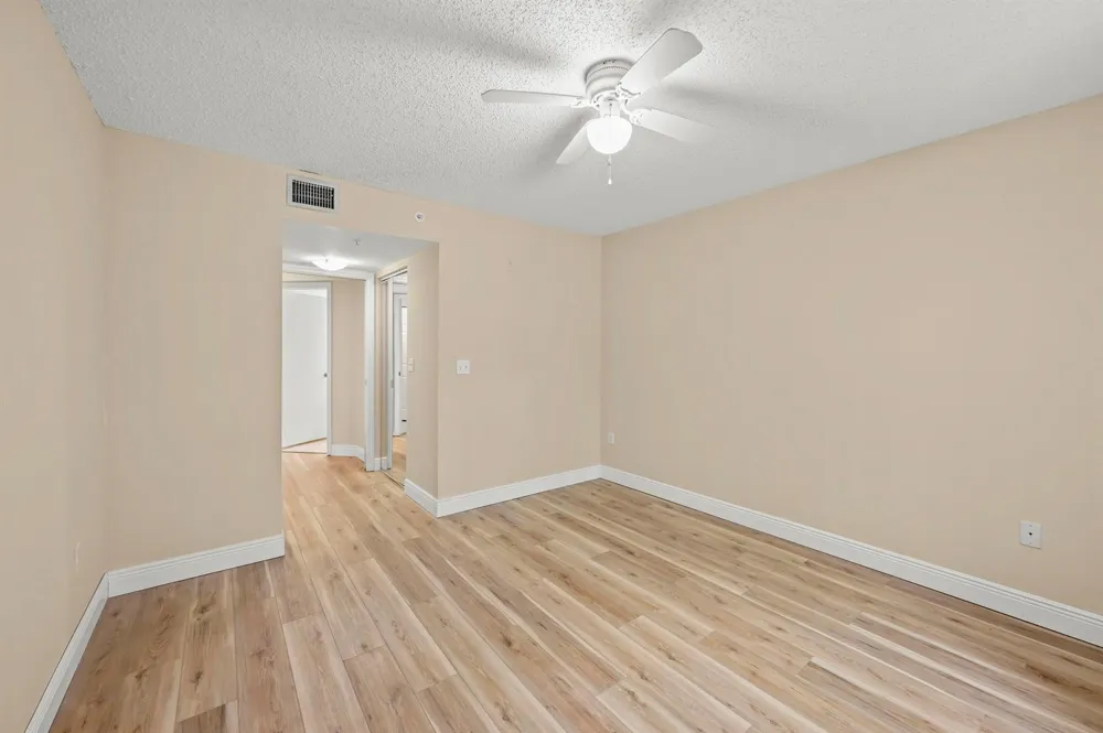 1100 S Crestwood Ct S #1109 Royal Palm Beach, FL 33411