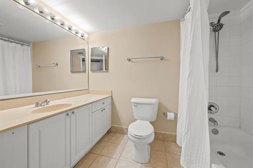 1100 S Crestwood Ct S #1109 Royal Palm Beach, FL 33411