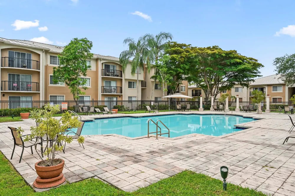 1100 S Crestwood Ct S #1109 Royal Palm Beach, FL 33411