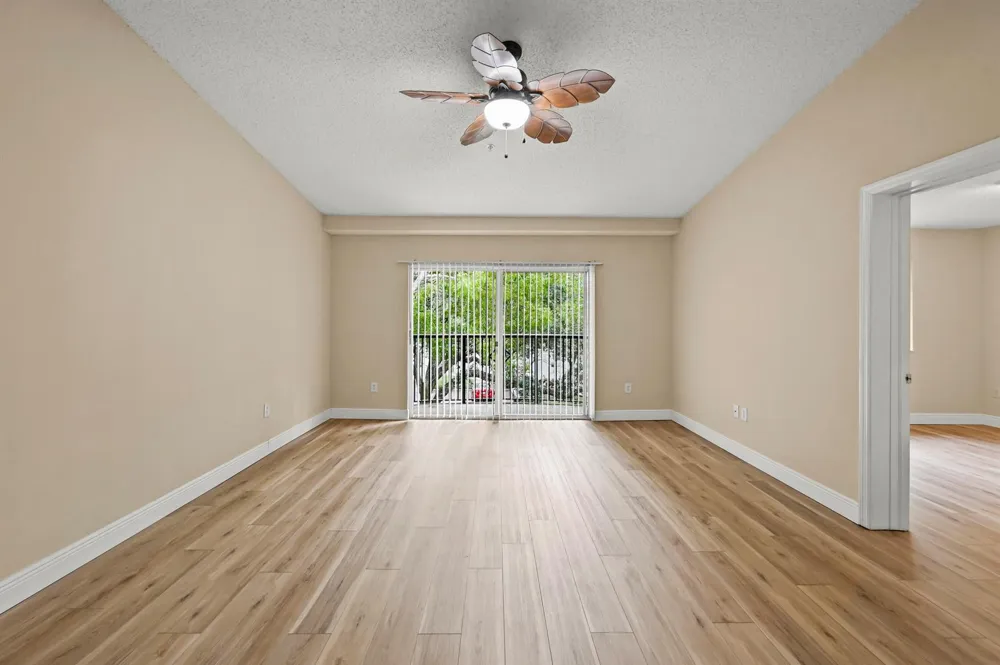 1100 S Crestwood Ct S #1109 Royal Palm Beach, FL 33411
