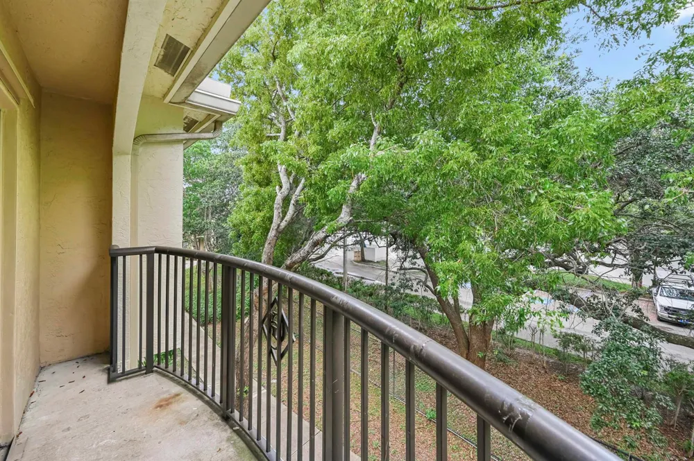 1100 S Crestwood Ct S #1109 Royal Palm Beach, FL 33411