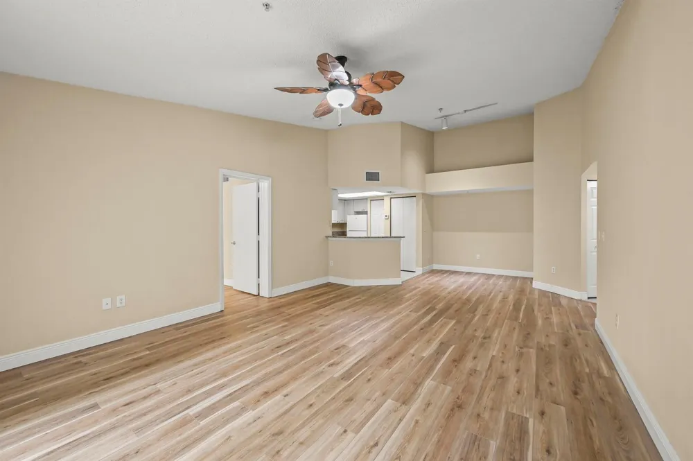 1100 S Crestwood Ct S #1109 Royal Palm Beach, FL 33411