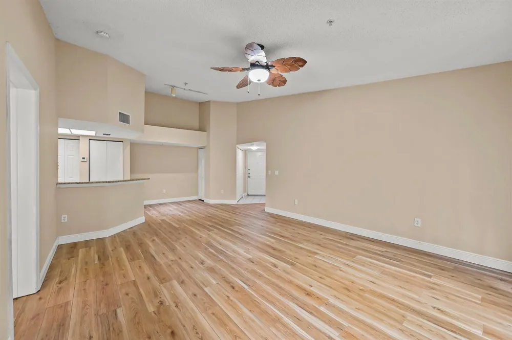 1100 S Crestwood Ct S #1109 Royal Palm Beach, FL 33411