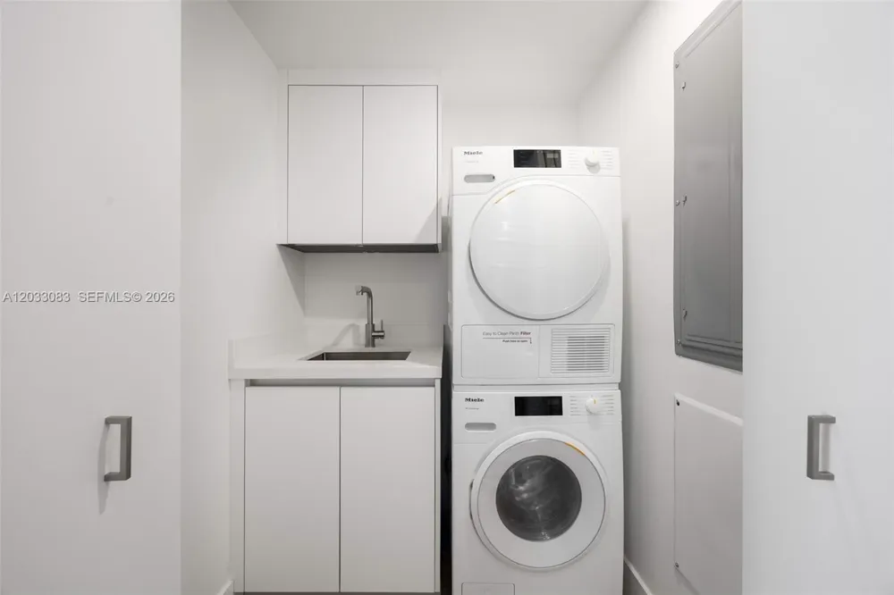 202 Sunrise Dr #202B Key Biscayne, FL 33149