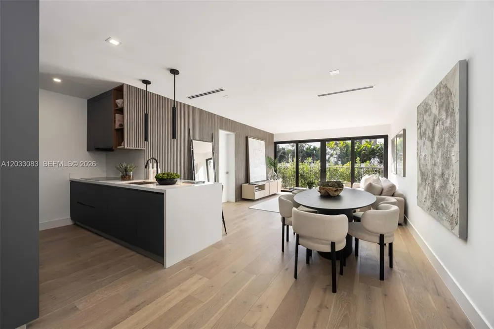 202 Sunrise Dr #202B Key Biscayne, FL 33149