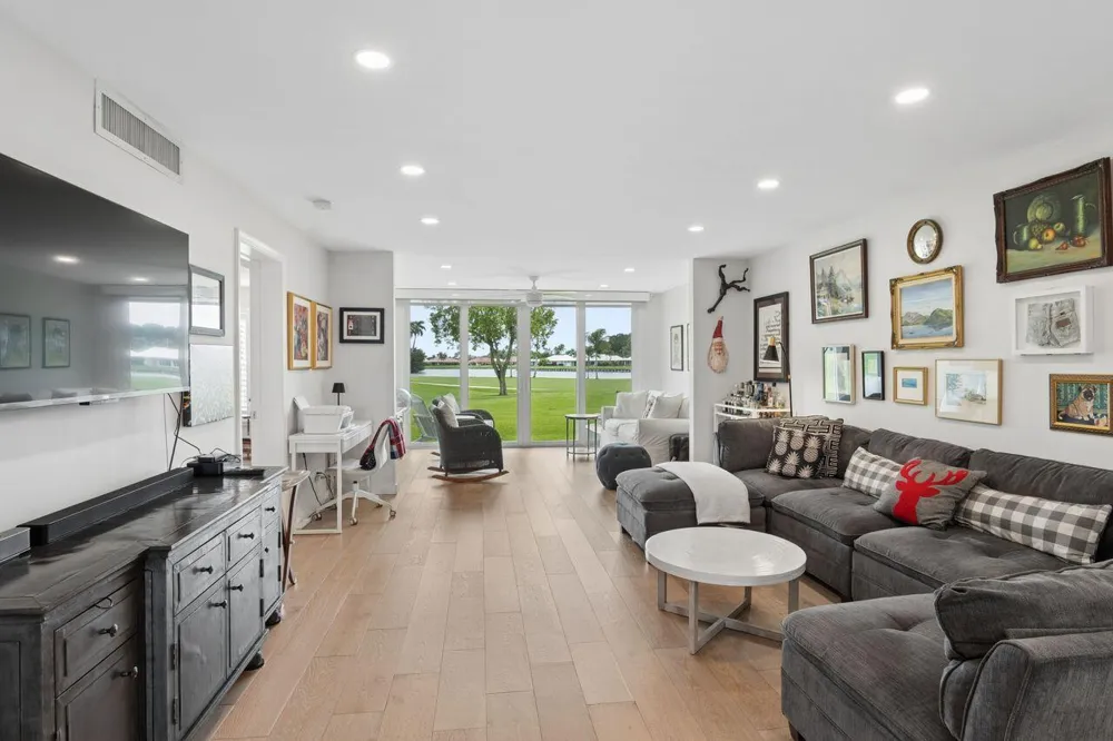 157 Atlantis Boulevard #103 Atlantis, FL 33462