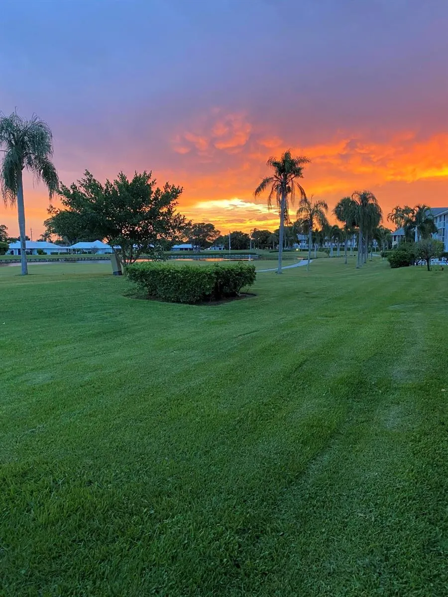 157 Atlantis Boulevard #103 Atlantis, FL 33462