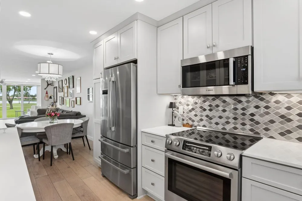 157 Atlantis Boulevard #103 Atlantis, FL 33462