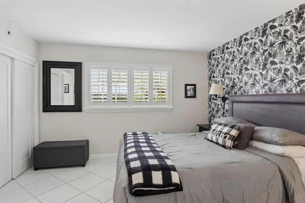 157 Atlantis Boulevard #103 Atlantis, FL 33462