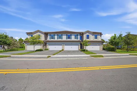 4480 W Appleton Cir W