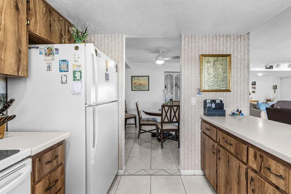 3831 SE 11th Place #101 Cape Coral, FL 33904