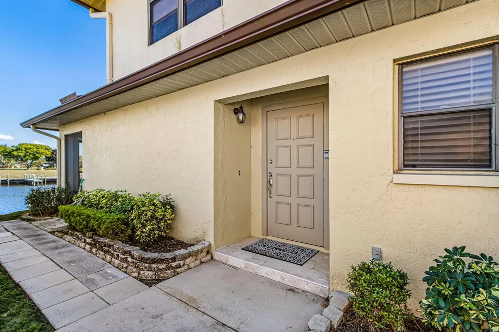 3831 SE 11th Place #101 Cape Coral, FL 33904