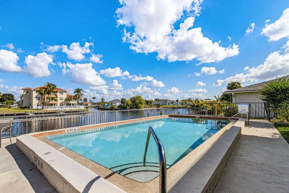 3831 SE 11th Place #101 Cape Coral, FL 33904