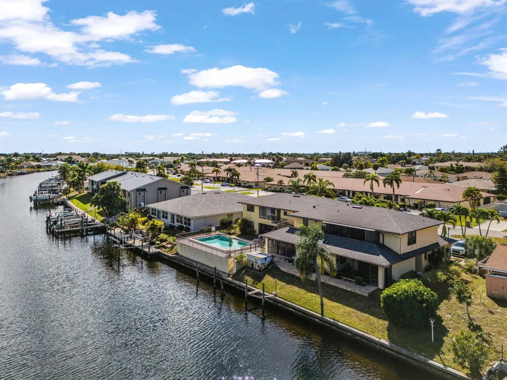 3831 SE 11th Place #101 Cape Coral, FL 33904