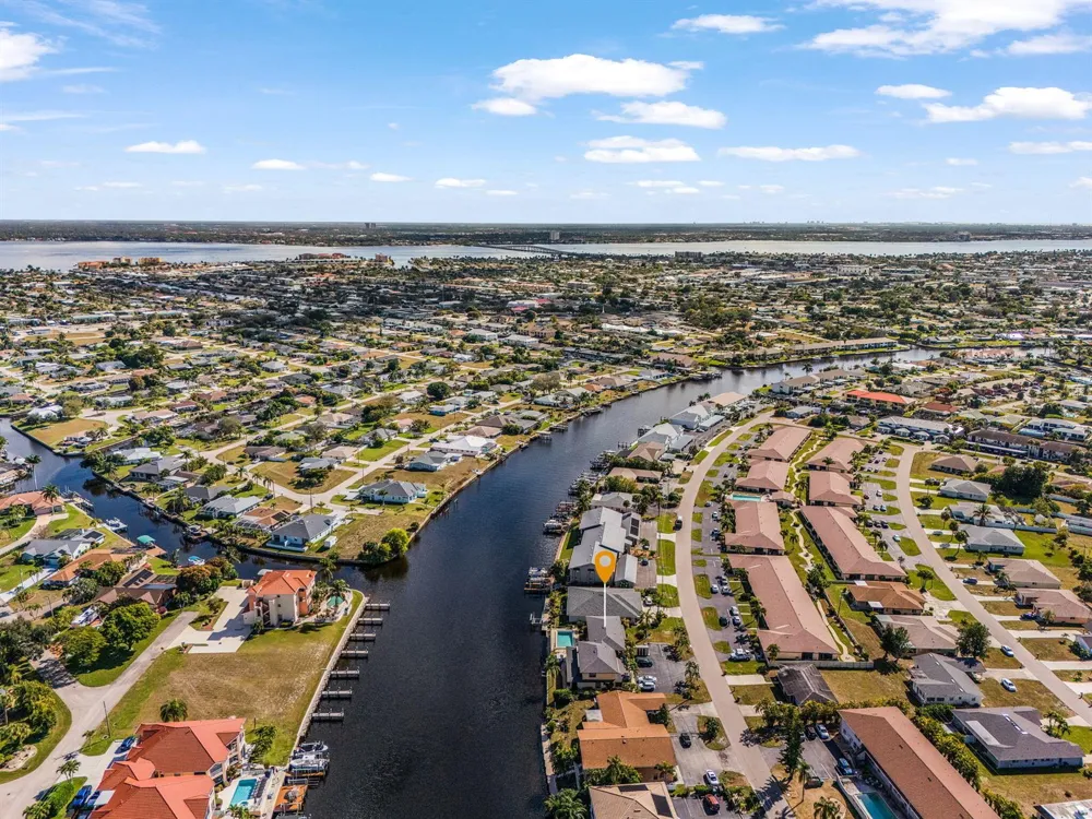3831 SE 11th Place #101 Cape Coral, FL 33904