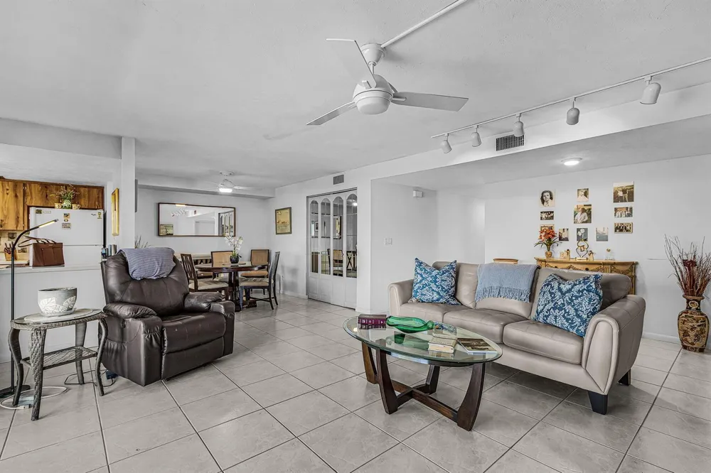 3831 SE 11th Place #101 Cape Coral, FL 33904