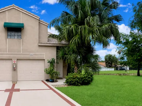 1661 Cypress Pointe Drive #5b