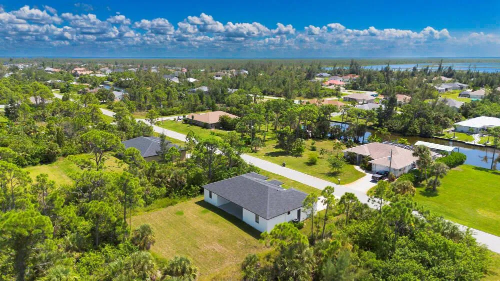 15245 Brainbridge Circle Port Charlotte, FL 33981