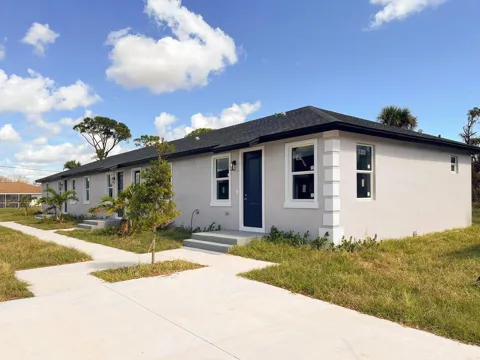 246 Rotonda Blvd Boulevard W #B
