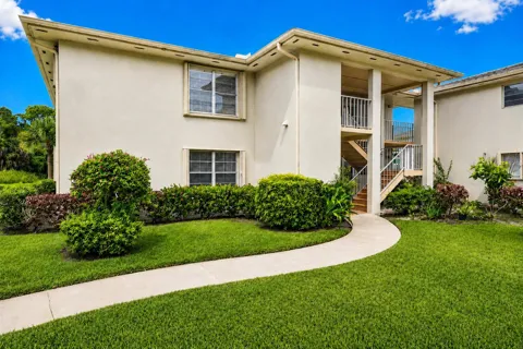 1 Lake Vista Trail #207