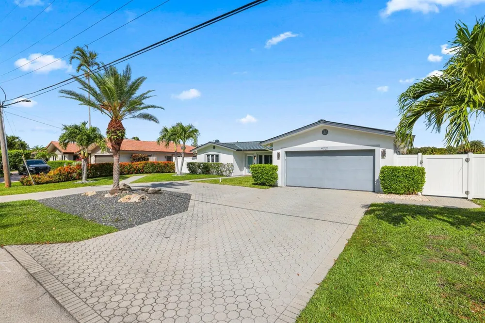 4021 NE 27th Terrace Lighthouse Point, FL 33064
