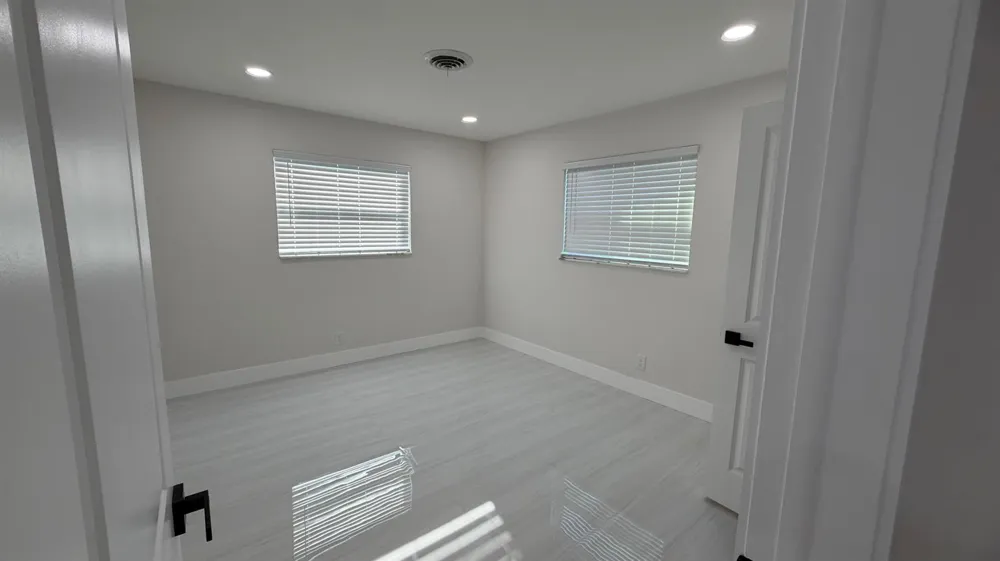 2521 NE 45th Street Lighthouse Point, FL 33064