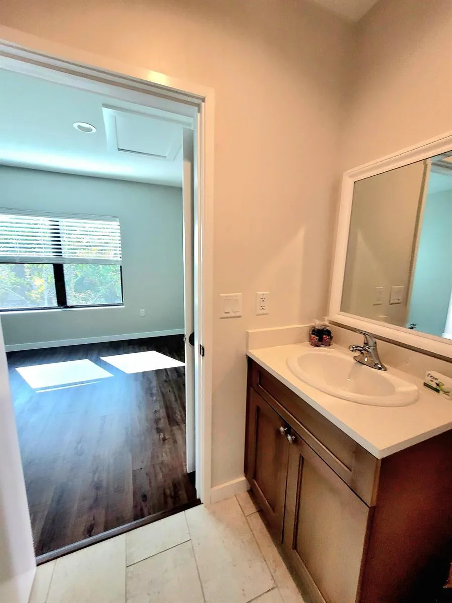 11810 SE Dixie Highway #Apt 1 Hobe Sound, FL 33455
