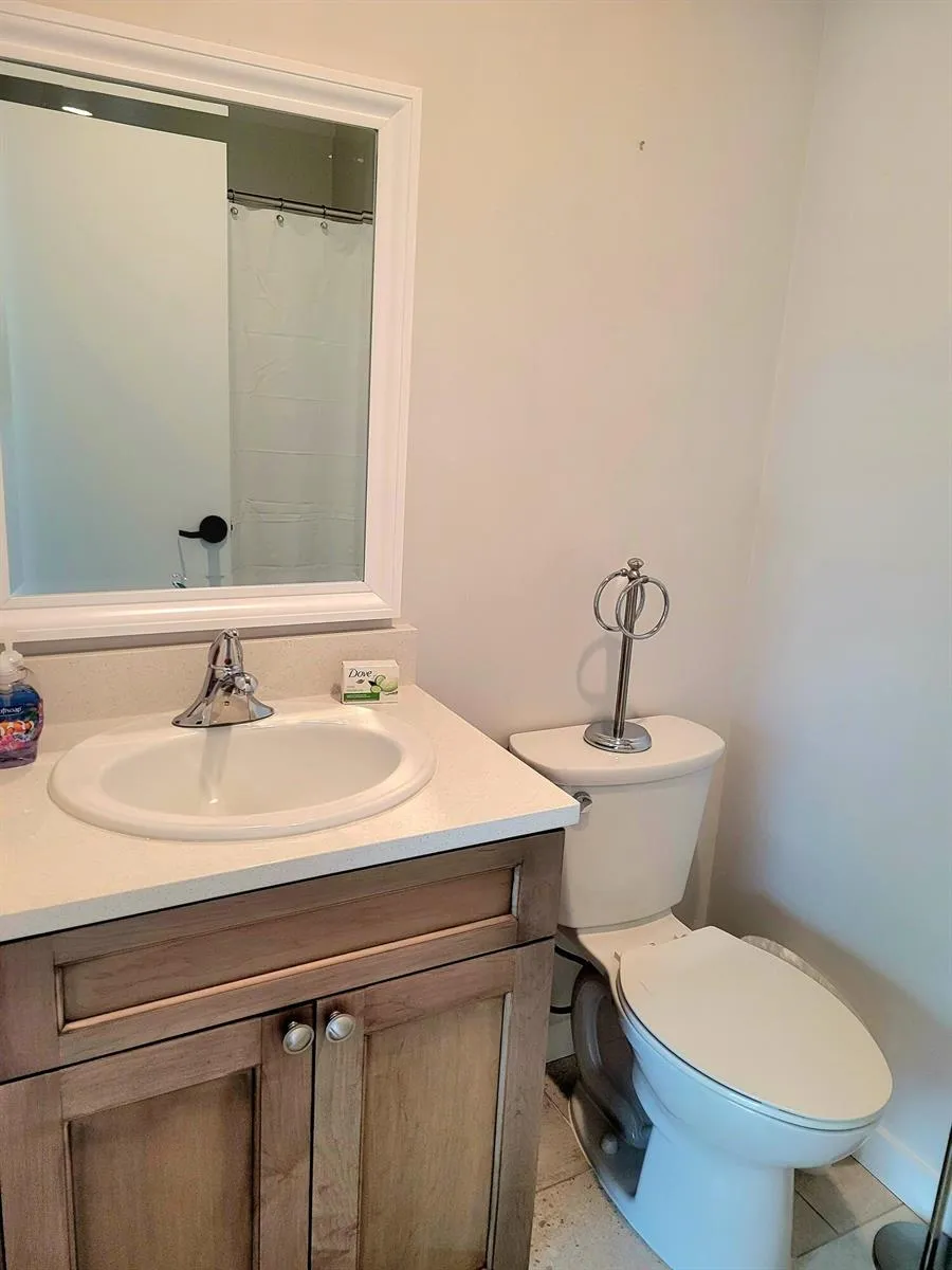 11810 SE Dixie Highway #Apt 1 Hobe Sound, FL 33455