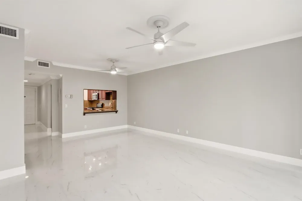 220 Lake Drive #206 Palm Beach Shores, FL 33404