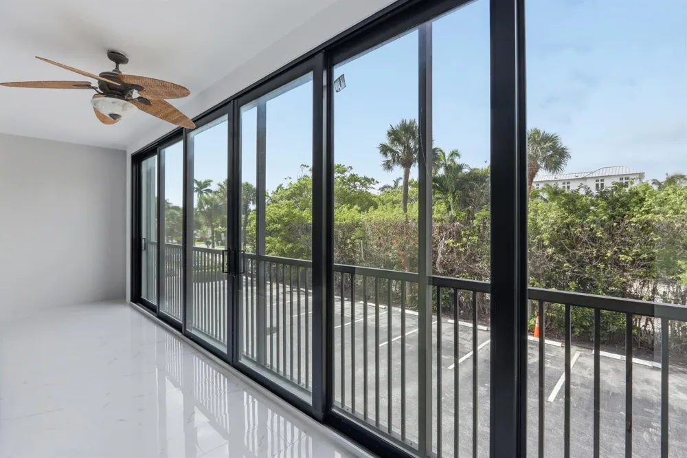 220 Lake Drive #206 Palm Beach Shores, FL 33404
