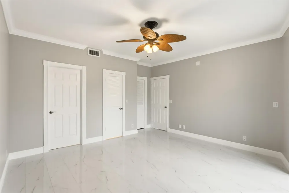 220 Lake Drive #206 Palm Beach Shores, FL 33404
