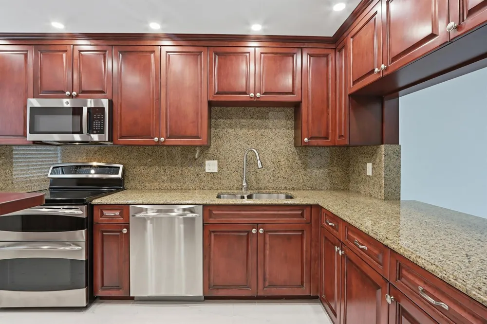 220 Lake Drive #206 Palm Beach Shores, FL 33404