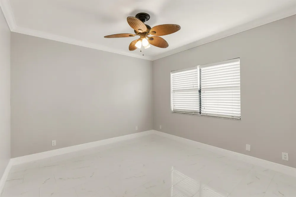 220 Lake Drive #206 Palm Beach Shores, FL 33404