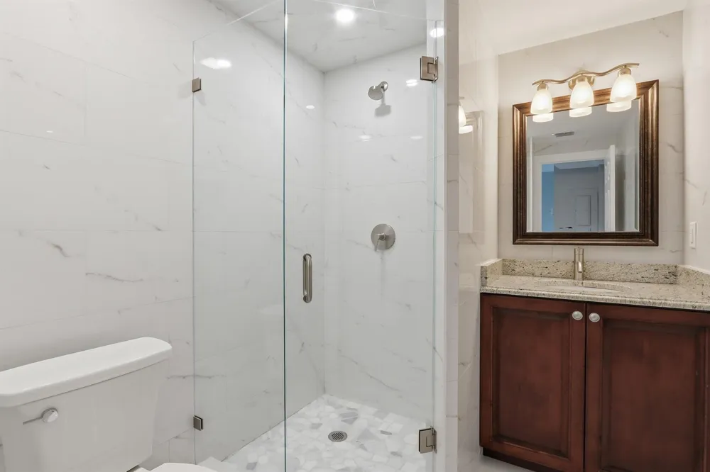 220 Lake Drive #206 Palm Beach Shores, FL 33404