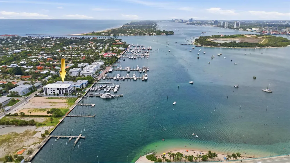 220 Lake Drive #206 Palm Beach Shores, FL 33404