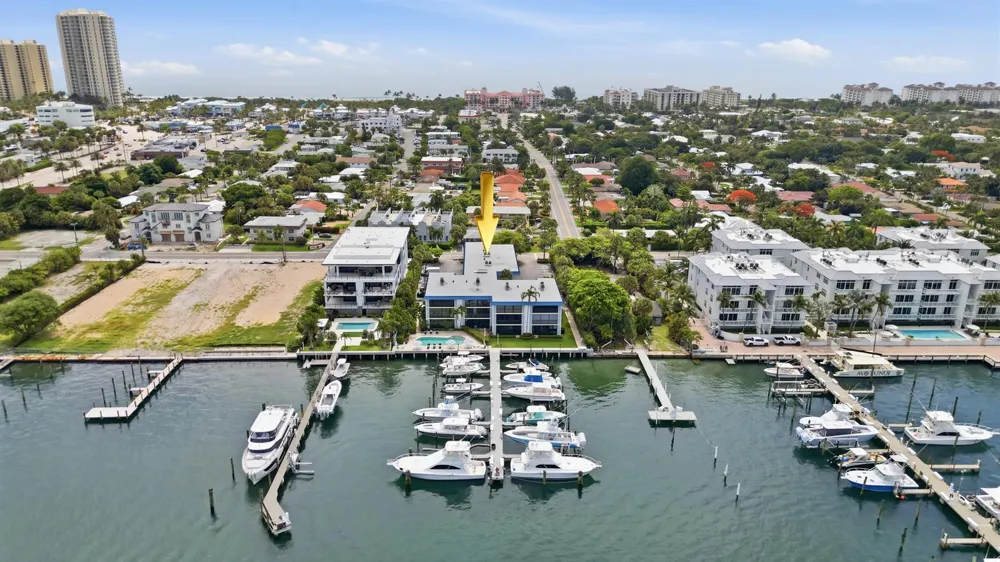 220 Lake Drive #206 Palm Beach Shores, FL 33404