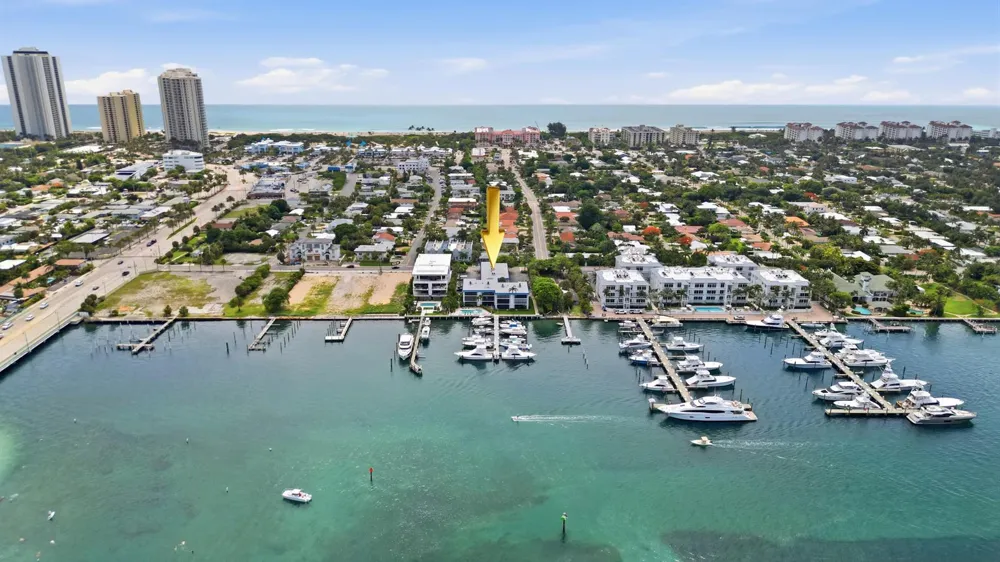 220 Lake Drive #206 Palm Beach Shores, FL 33404