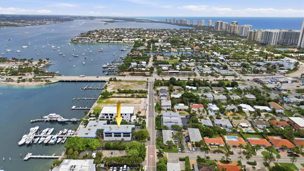 220 Lake Drive #206 Palm Beach Shores, FL 33404