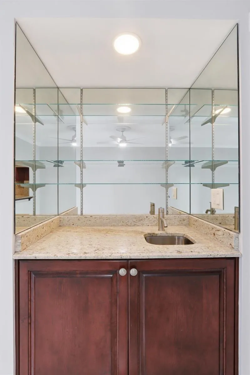 220 Lake Drive #206 Palm Beach Shores, FL 33404