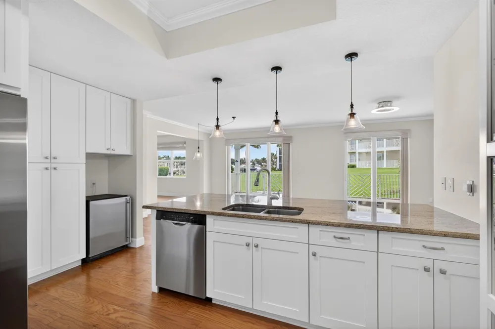 712 Bay Colony Drive S Juno Beach, FL 33408