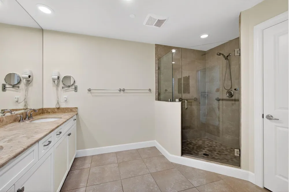 712 Bay Colony Drive S Juno Beach, FL 33408