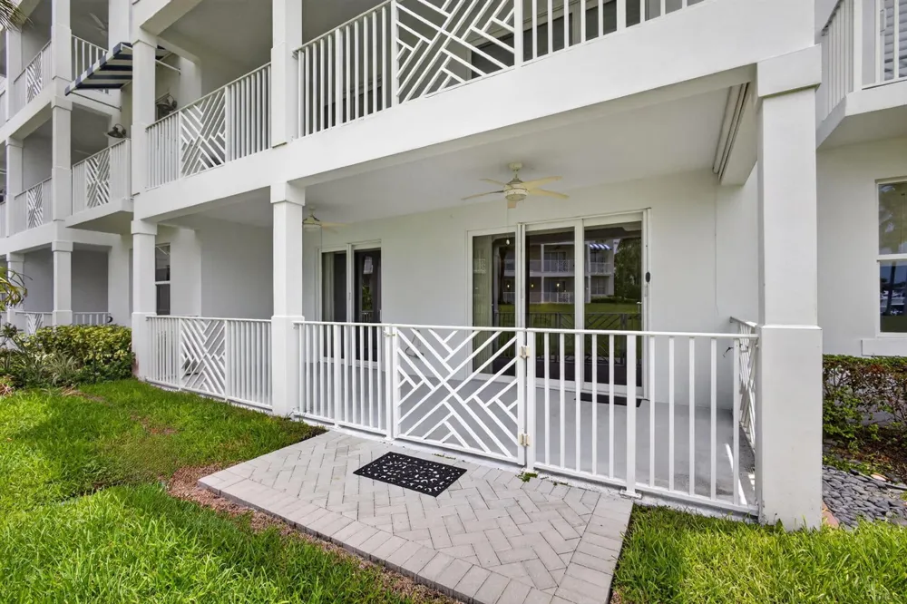 712 Bay Colony Drive S Juno Beach, FL 33408