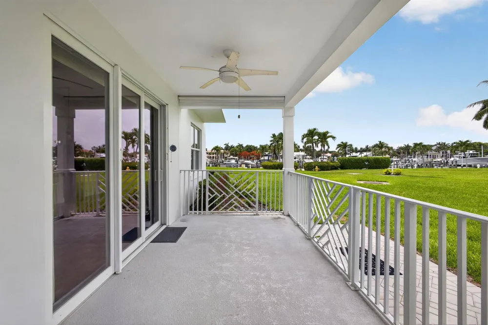 712 Bay Colony Drive S Juno Beach, FL 33408