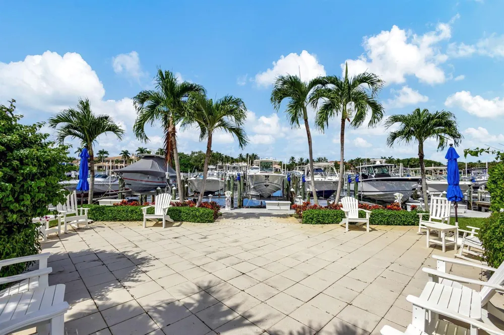 712 Bay Colony Drive S Juno Beach, FL 33408